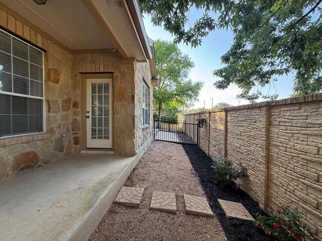 Building Photo - Great 2 Bed 2 Bath Condo!