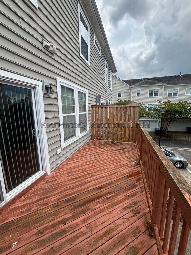 Building Photo - 257 Carnelian St