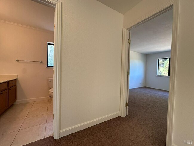 Building Photo - 768 Rose Dr
