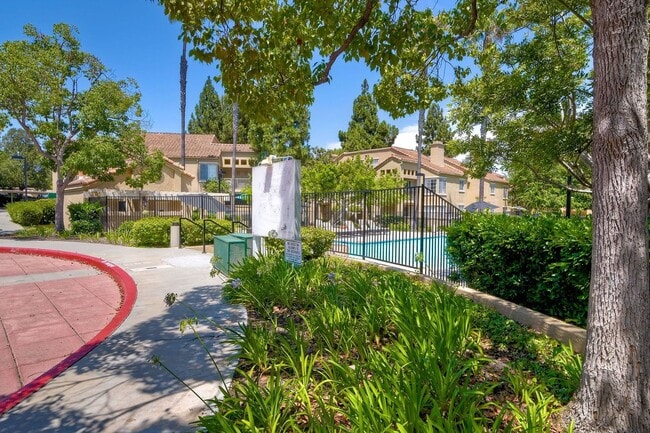 Building Photo - Bright One bedroom, one bath home in Mira Mesa!