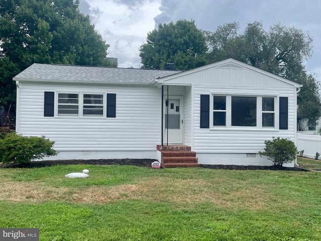 Building Photo - 1442 Rehling Dr