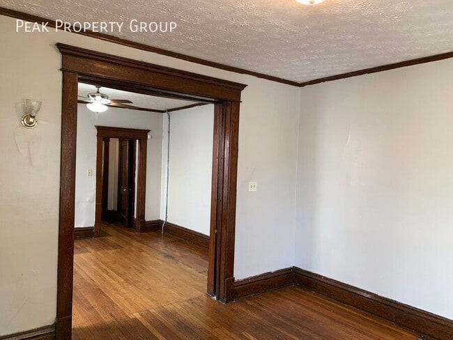 Building Photo - 293 E 14th Ave