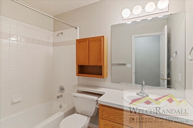 Building Photo - Very Spacious 2 Bedroom 3 Bath Ogden Home