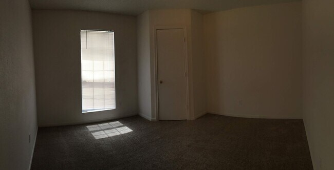 Building Photo - 5817 Medina Dr