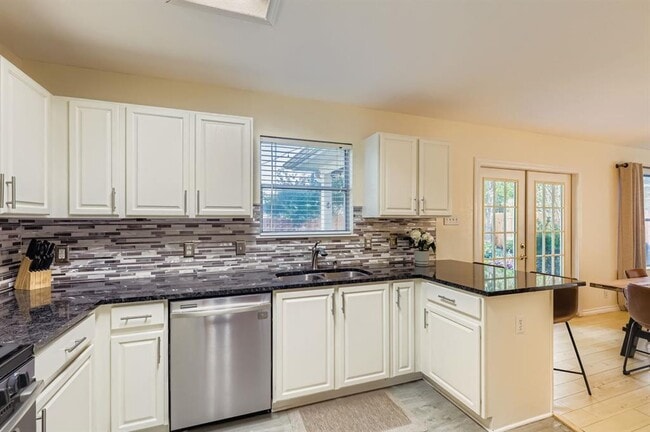 Building Photo - 312 Brentwood Dr