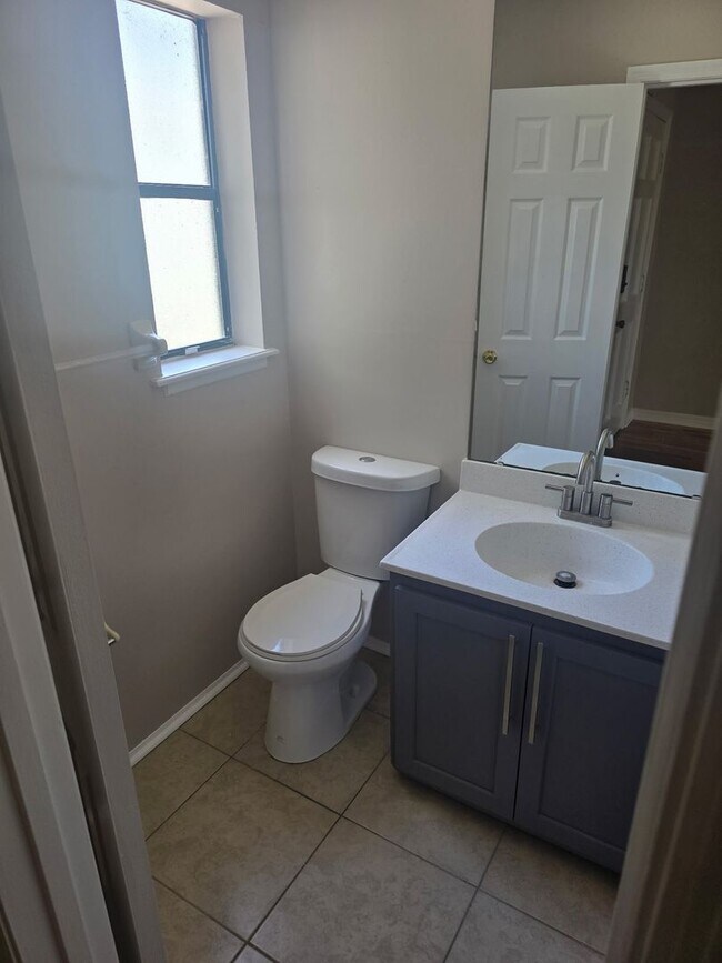 Building Photo - 1574 Three Lanterns Ln
