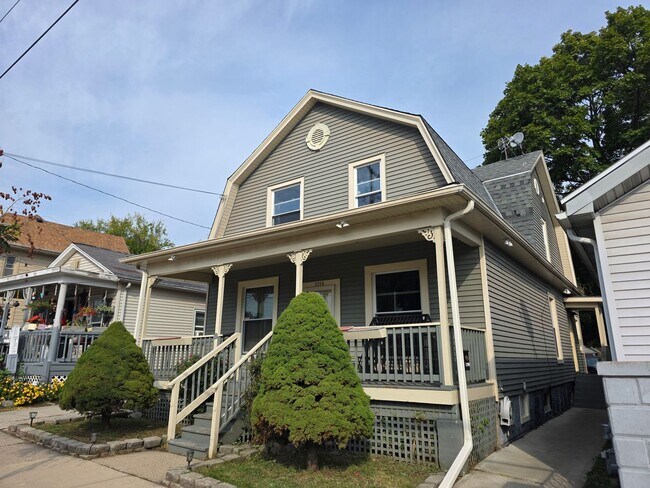 Building Photo - 1214 Hamilton St