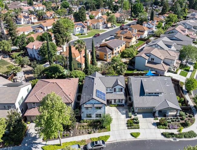 Building Photo - 376 Bougainvilla Dr