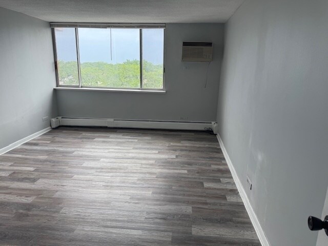 Building Photo - 2211 S Highland Ave