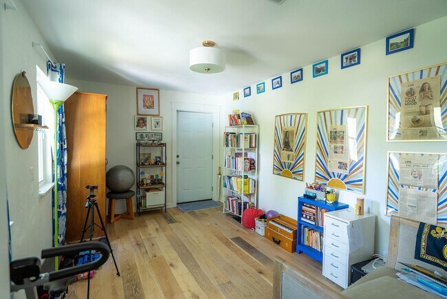 Building Photo - 3276 Shannon Lakes Dr N