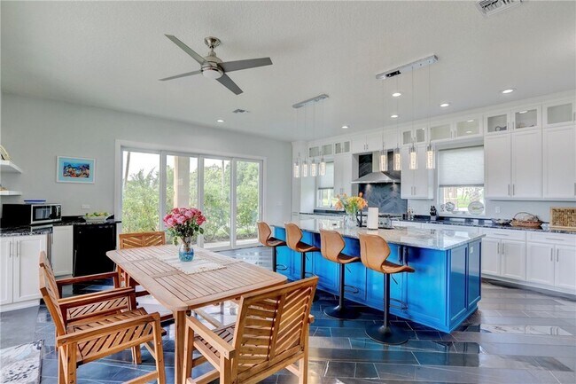 Building Photo - 7785 Grand Oak Cir