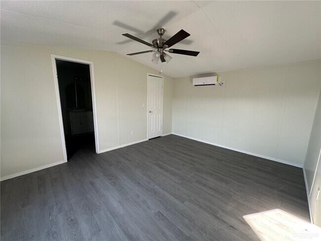 Building Photo - 1307 Rising Sun St