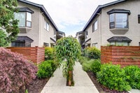 Building Photo - Alki12 Apartments
