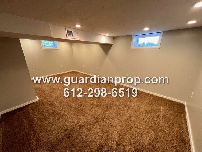 Building Photo - Mounds View House Available Now, Updated K...