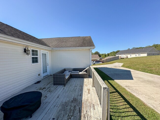 Building Photo - 426 Bryants Way