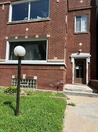 Building Photo - 8017 S St Lawrence Ave