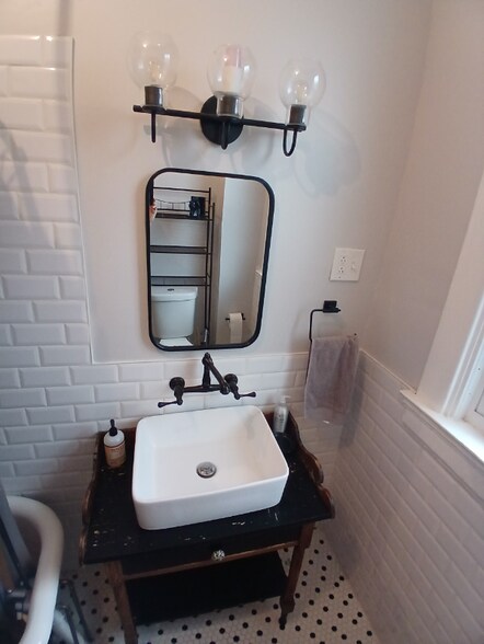 Building Photo - 3269 Montana Ave