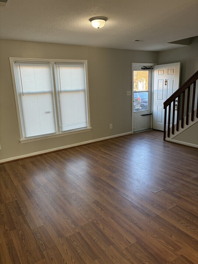 Building Photo - 114 Concord Dr