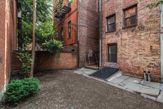 Building Photo - 465 Jersey Ave