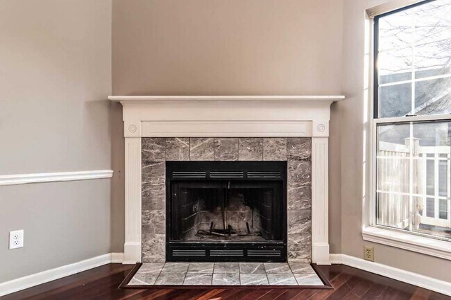 Building Photo - 905 Harbor House Dr. #8