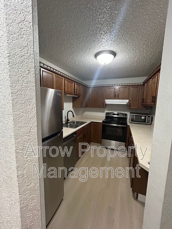 Building Photo - 205 E Arbor Ave