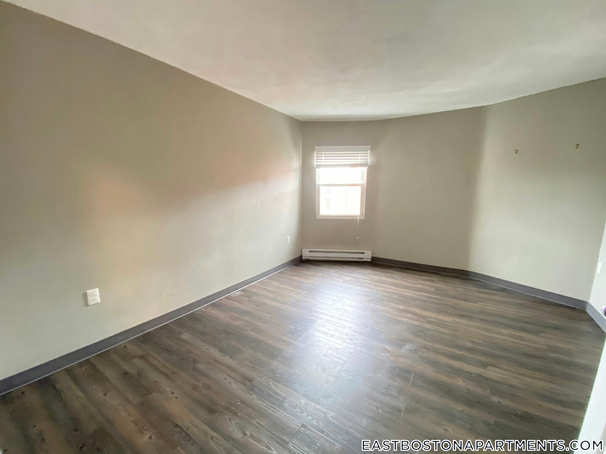 Building Photo - 300 Merdian St.