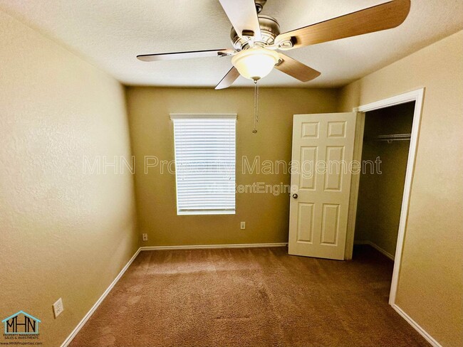 Building Photo - 10930 Rustic Spoke