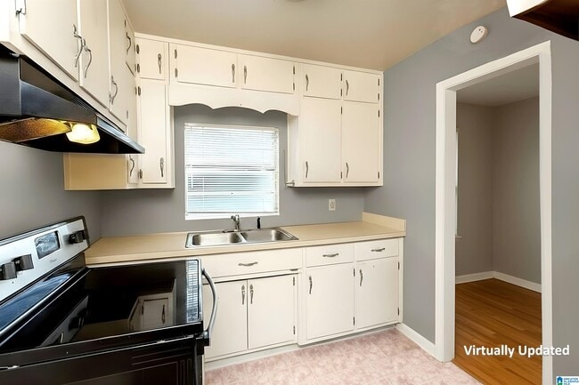 Building Photo - 8708 Sunset Dr
