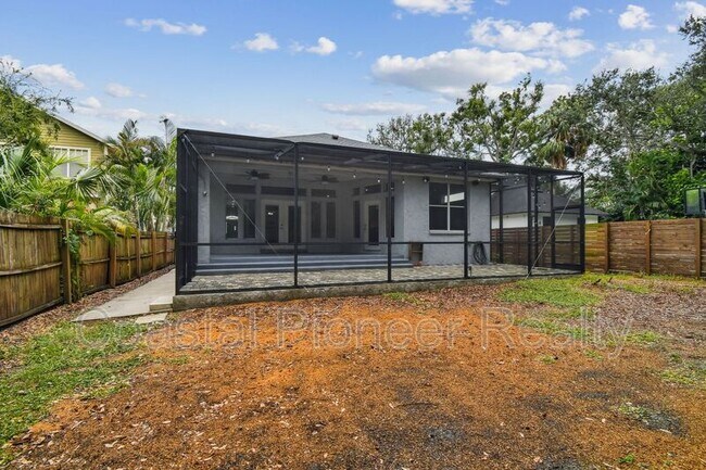 Building Photo - 6105 S Elkins Ave