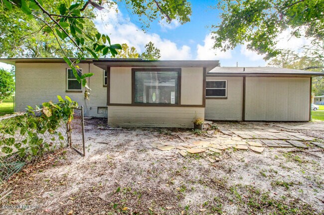 Building Photo - 6255 Randia Dr