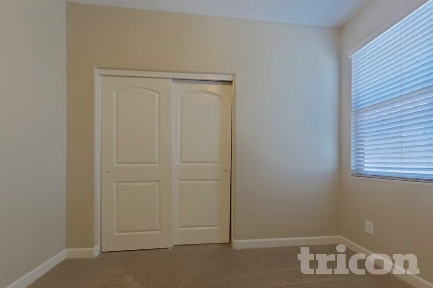 Building Photo - 2473 S 235th Dr