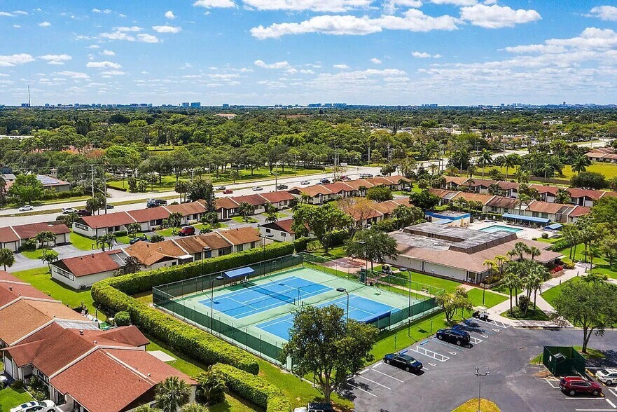 Building Photo - 15548 Bottlebrush Cir