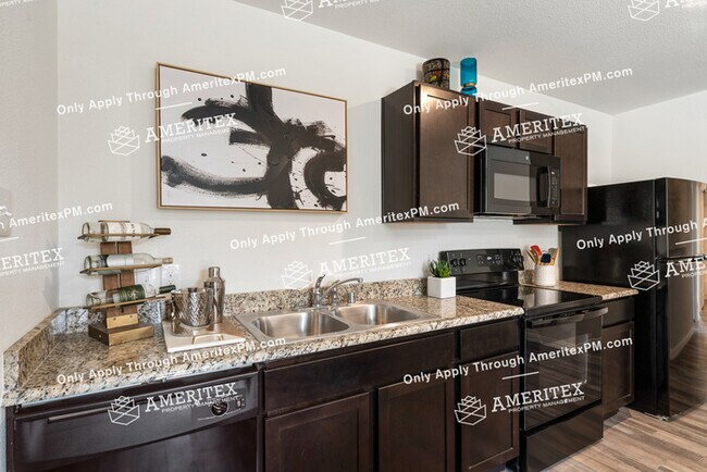 Building Photo - 8837 Crestview Dr