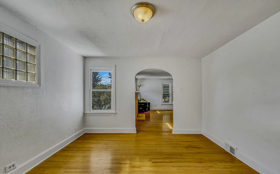 Building Photo - 99 Bedford St