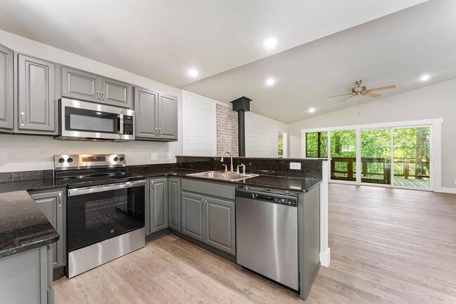 Building Photo - 16 Duvall Ln