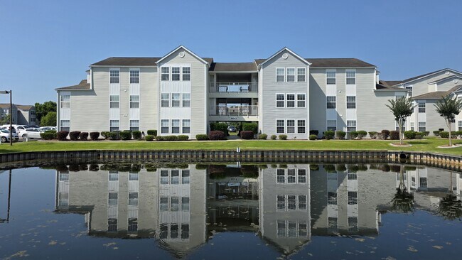 Building Photo - 8642 South Bridge Dr