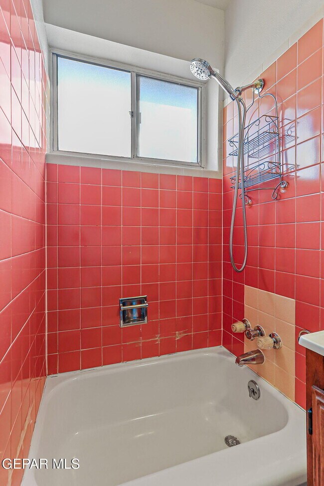 Building Photo - 5828 Sturgeon Dr