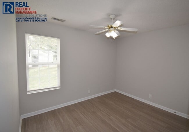 Building Photo - Adorable 2bd 2 ba home with fenced in yard and attached garage!