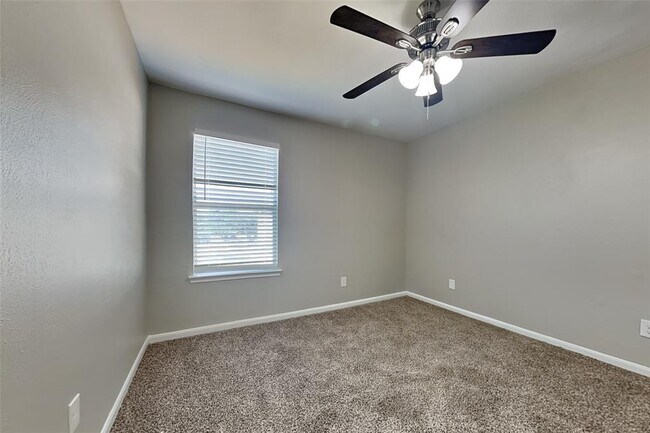Building Photo - 17907 Timber Crossing Ln