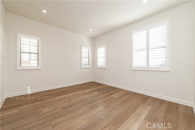 Building Photo - 112 Anthem
