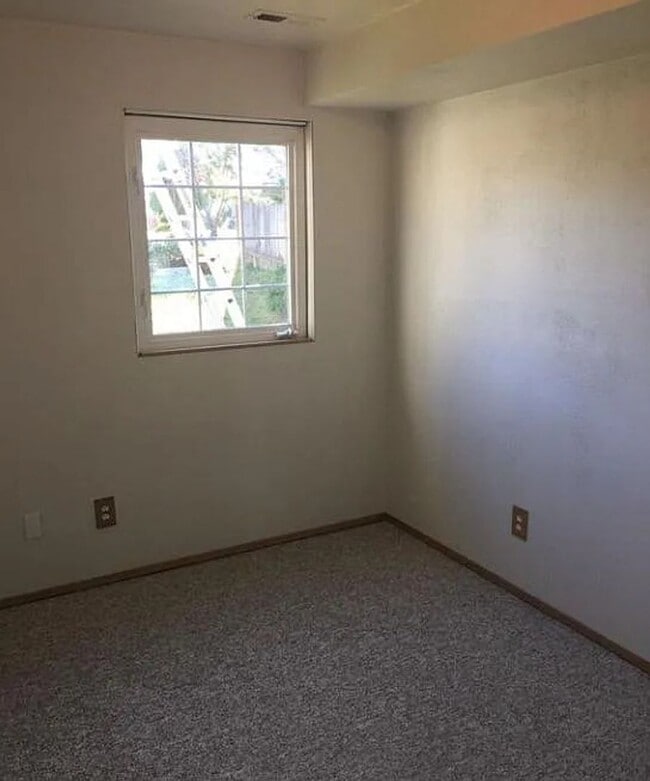Building Photo - Everett Single Family Home 3 Bed, 1.5 Bath...
