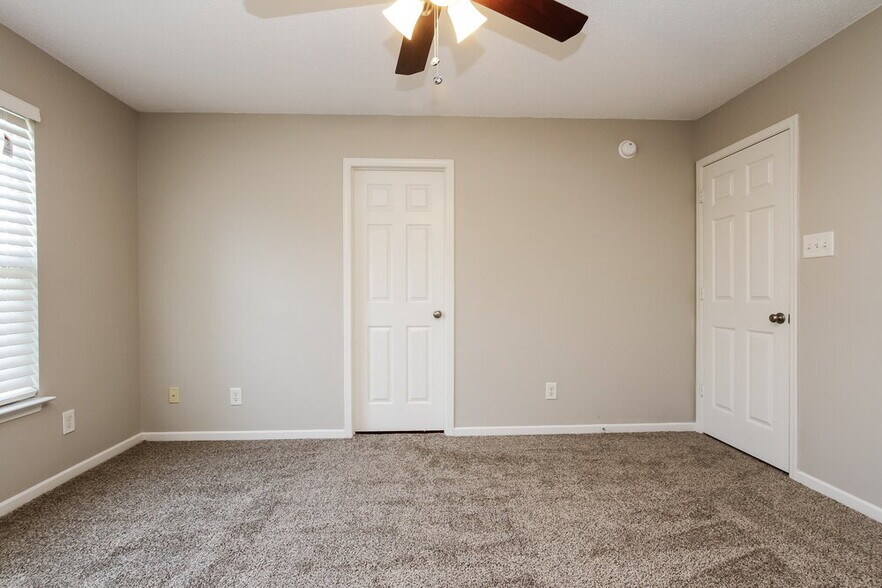 Building Photo - 6715 Everbloom Ln