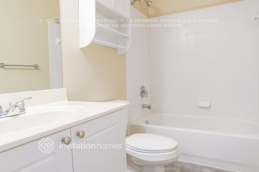 Building Photo - 940 Island Bluff Ln