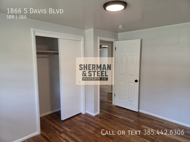 Building Photo - 1866 S Davis Blvd