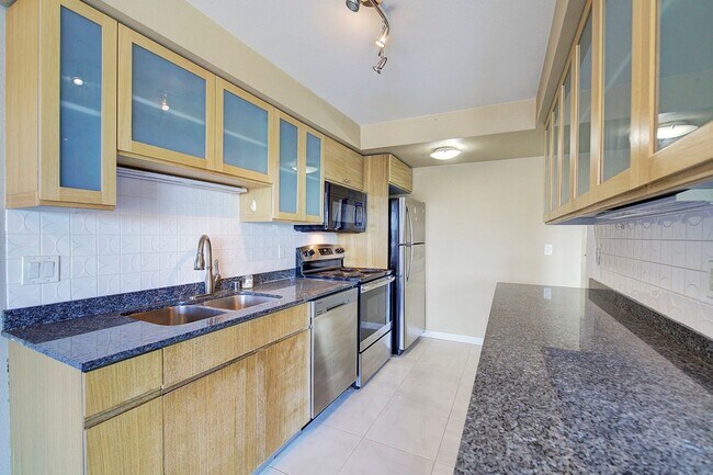 Building Photo - 2bd/1.75ba Bellevue Condo