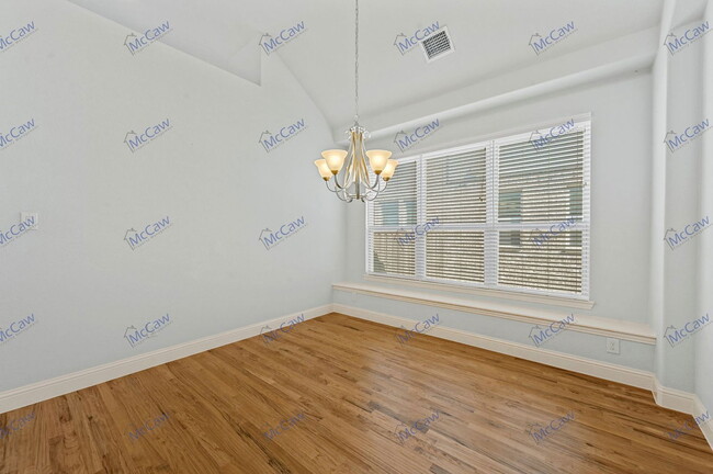 Building Photo - 5595 Lightfoot Ln