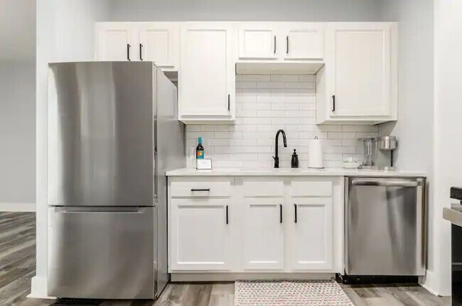 Building Photo - 61-63 E Moler St