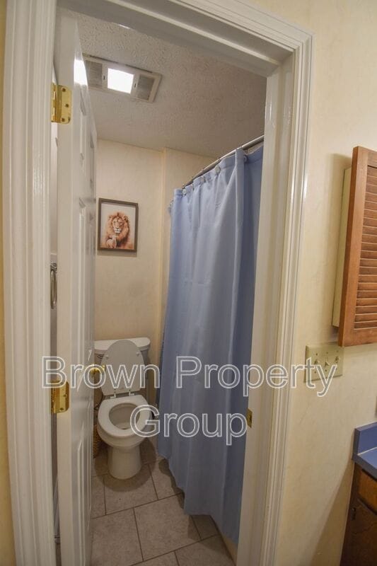 Building Photo - 1651 Greenock Ave