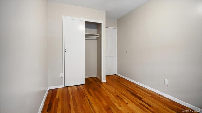Building Photo - 3610 Baychester Ave