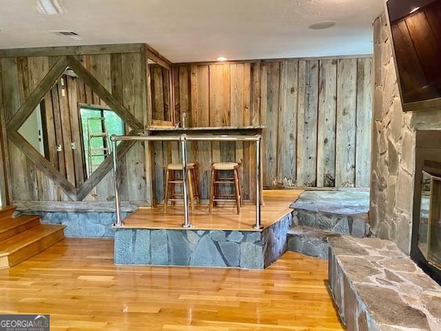 Building Photo - 625 Clear Lake Terrace